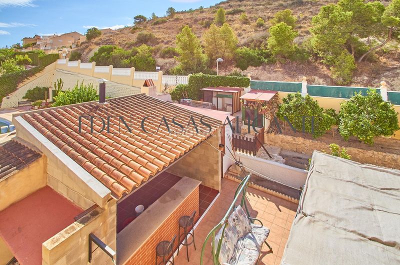 Foto 04840777-8500-49d3-9e92-a591028bc257. Xalet amb calefacció aparcament piscina a Pueblo Acantilado-Lanuza Campello (el)