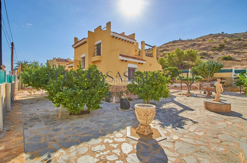 Foto 53cf4d6e-2d45-4cb8-b905-e48f38f3854d. Xalet amb calefacció aparcament piscina a Pueblo Acantilado-Lanuza Campello (el)