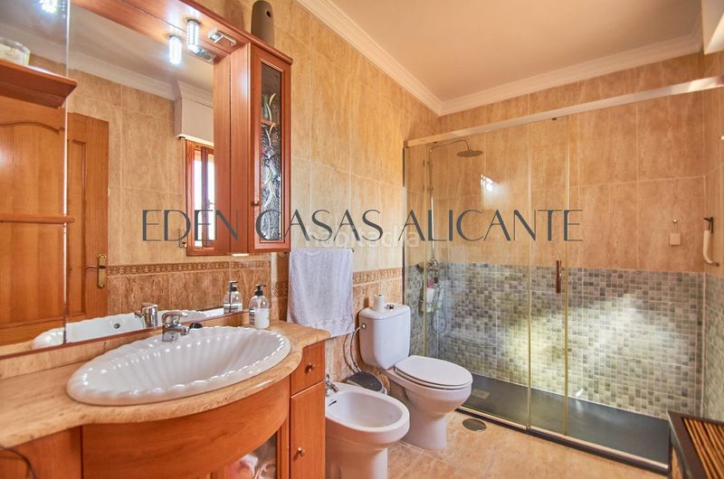 Foto 6a9309e7-99a4-45e3-a5b7-dc50d6067601. Xalet amb calefacció aparcament piscina a Pueblo Acantilado-Lanuza Campello (el)
