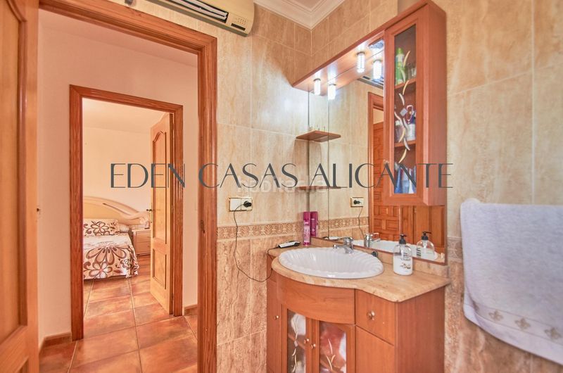 Foto 6ab898e4-7afb-44d2-8f6d-5521f96336c9. Xalet amb calefacció aparcament piscina a Pueblo Acantilado-Lanuza Campello (el)