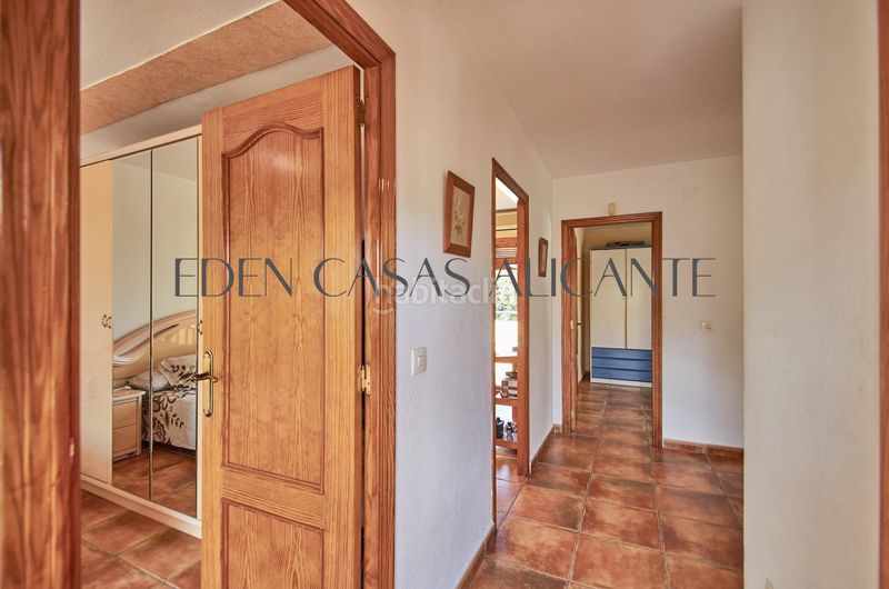 Foto f8f69a93-90ce-40fd-b209-7b0380e9cf51. Xalet amb calefacció aparcament piscina a Pueblo Acantilado-Lanuza Campello (el)