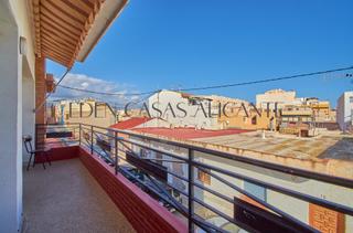 Attique  Pla del. Piso de 4 dormitorios, 2 baños, balcón y solarium