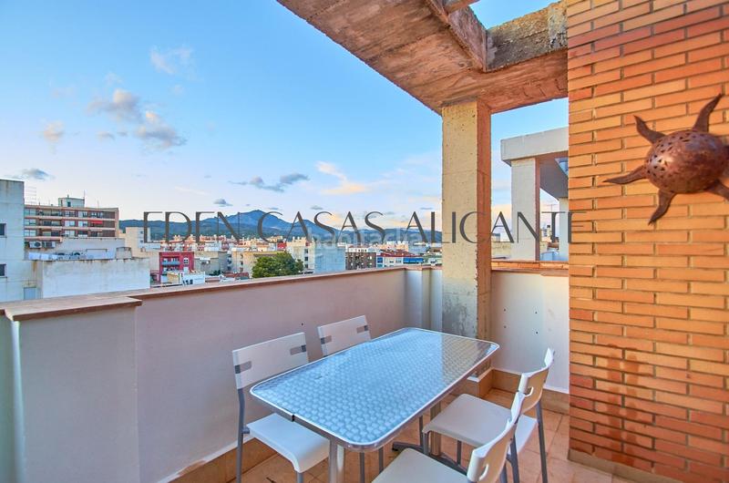 Foto 329179d3-25de-47b1-8e18-2e9fd0b44bf6. Àtic a calle vicente paya 2 a Campello Pueblo Campello (el)