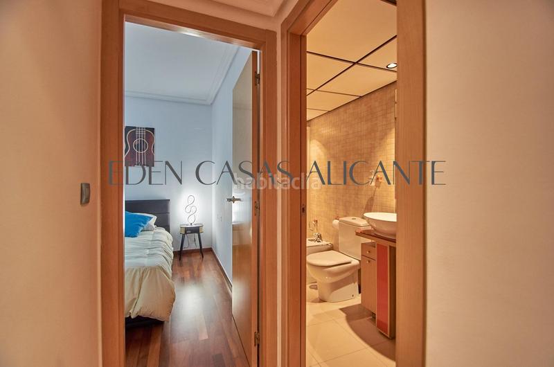 Foto 800a0191-7cc7-46bb-be11-102f76e69afb. Àtic a calle vicente paya 2 a Campello Pueblo Campello (el)