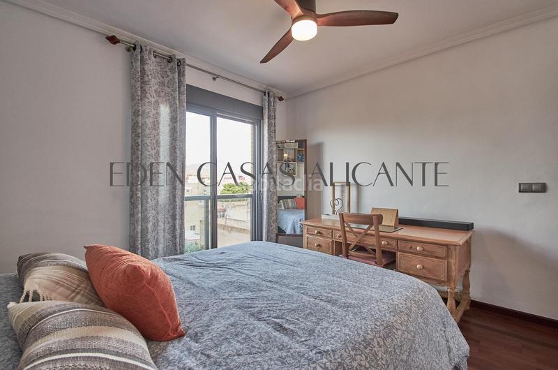 Foto d3a3ffcb-e775-4b12-86cf-0cf9c799bee8. Àtic a calle vicente paya 2 a Campello Pueblo Campello (el)