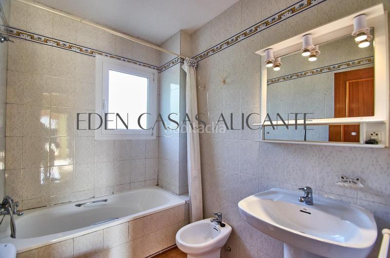 Foto 0ca422fa-6d10-4ed2-9381-46cbf89921ec. Casa a schiera in camino reial de vilajoiosa 20 in Campello (el)