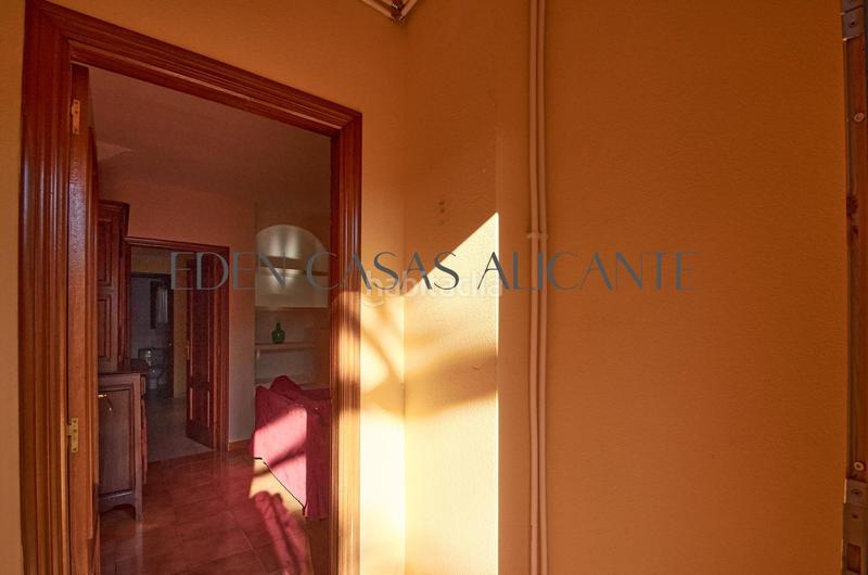 Foto 1ec88c2a-97bb-4ee8-a742-6bcba7d36a8a. Casa a schiera in camino reial de vilajoiosa 20 in Campello (el)