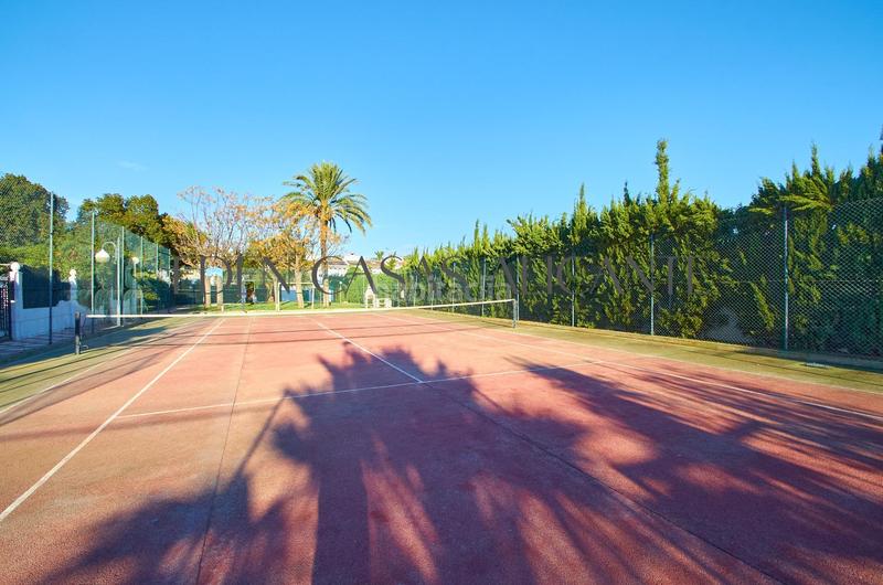 Foto 44fbd354-481e-4083-bf29-9ee106b63f48. Casa a schiera in camino reial de vilajoiosa 20 in Campello (el)