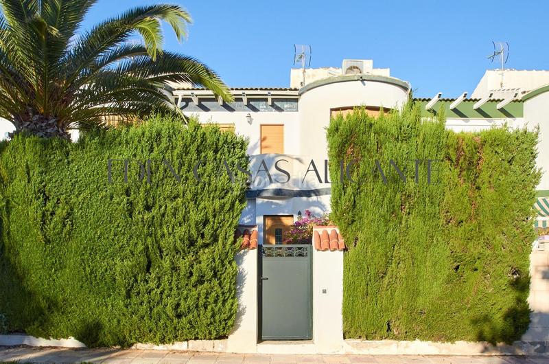 Foto 46f22be0-b974-4b9c-871d-d3673b673dac. Casa a schiera in camino reial de vilajoiosa 20 in Campello (el)