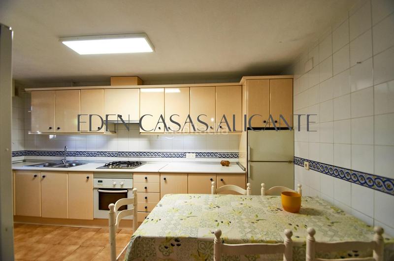 Foto 525fe20d-54c9-4584-84af-7b1312584371. Casa a schiera in camino reial de vilajoiosa 20 in Campello (el)