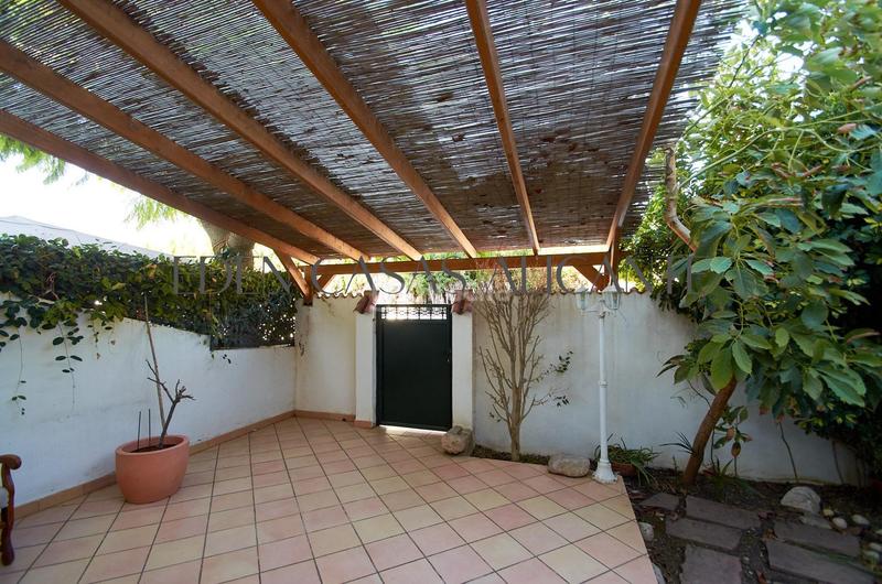 Foto 67e3c19d-ffaf-46e0-b734-99d4f63cda5e. Casa a schiera in camino reial de vilajoiosa 20 in Campello (el)