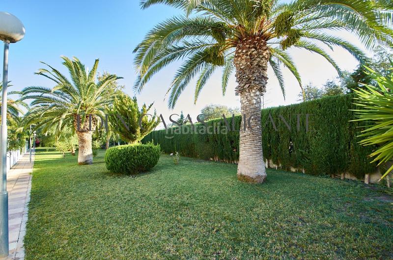 Foto 82dff9ea-b2b2-4f25-acad-76368c9d6473. Casa a schiera in camino reial de vilajoiosa 20 in Campello (el)