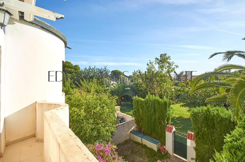 Foto 90535c08-6d27-42ac-8e1d-b2624f5876ce. Casa a schiera in camino reial de vilajoiosa 20 in Campello (el)