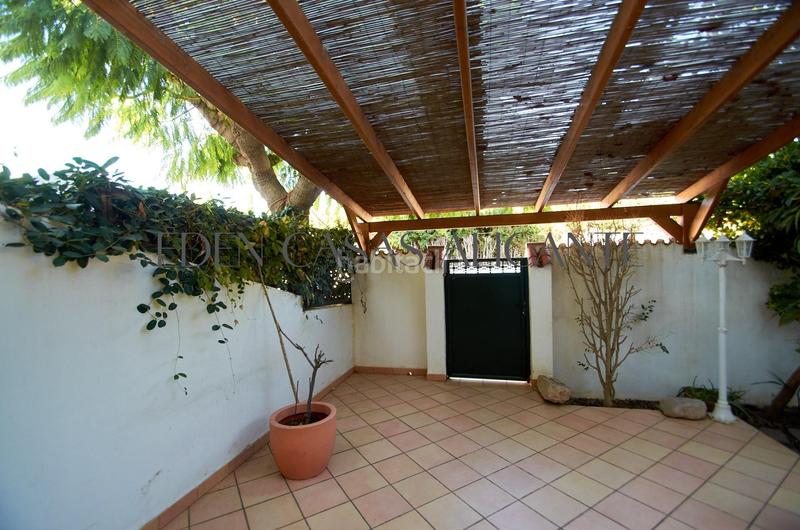 Foto 9a4bcda8-b568-4f2f-9a12-68a67bb0cd53. Casa a schiera in camino reial de vilajoiosa 20 in Campello (el)