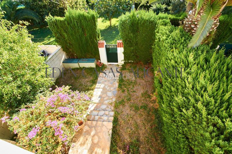 Foto aa210f83-0ef6-472b-b9ce-4a8faf097389. Casa a schiera in camino reial de vilajoiosa 20 in Campello (el)