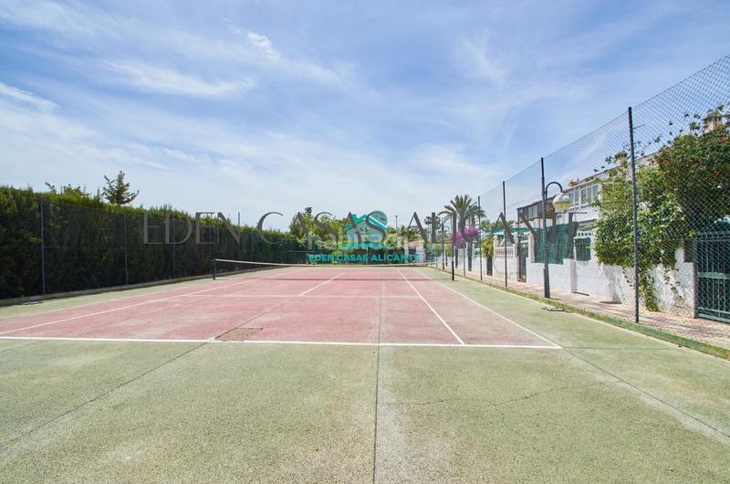 Foto cc5f96e9-4544-48d4-bfb9-4459c1092d6f. Casa a schiera in camino reial de vilajoiosa 20 in Campello (el)