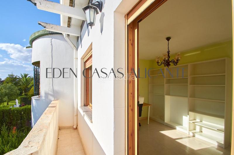 Foto d82ffbbc-b18d-4899-ad06-e66627827936. Casa a schiera in camino reial de vilajoiosa 20 in Campello (el)