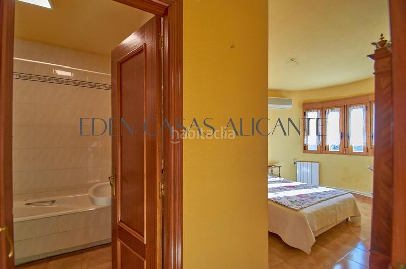 Foto ea820293-6fe0-4637-a5c8-925f5a5c6144. Casa a schiera in camino reial de vilajoiosa 20 in Campello (el)