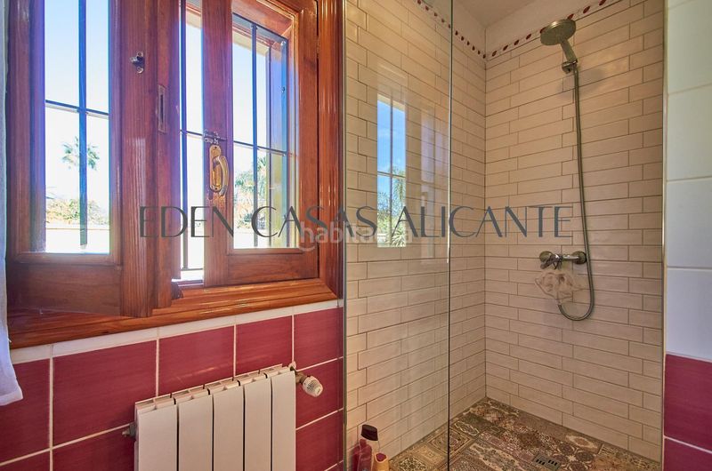 Foto 7af09162-b80a-489d-aa0f-b4177781c056. Xalet amb calefacció aparcament piscina a Almajada-Ravel Mutxamel