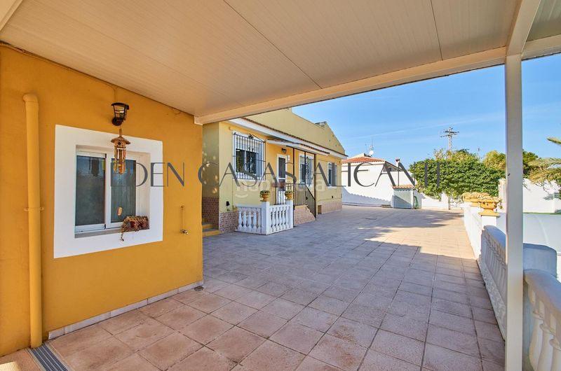 Foto 0177cb27-0a85-4083-9860-6d2fd9b06477. Xalet amb aparcament piscina a Moralet Alicante