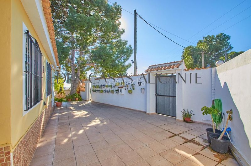 Foto 16c6746d-5beb-4bb7-8ac9-9d0adaea68d5. Xalet amb aparcament piscina a Moralet Alicante