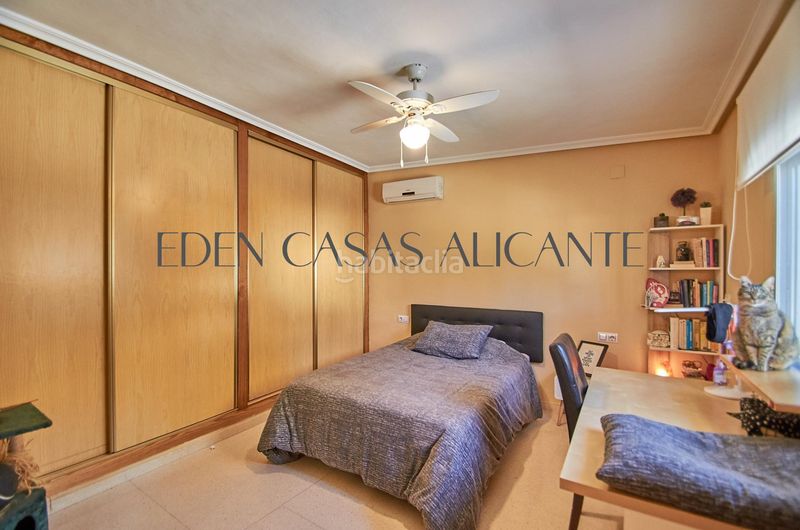 Foto 304a4fe3-dd69-48c3-9446-56367aed3598. Xalet amb aparcament piscina a Moralet Alicante