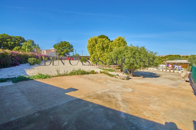 Foto 50dbfe35-df30-4436-ae36-5e3e37c21887. Xalet amb aparcament piscina a Moralet Alicante