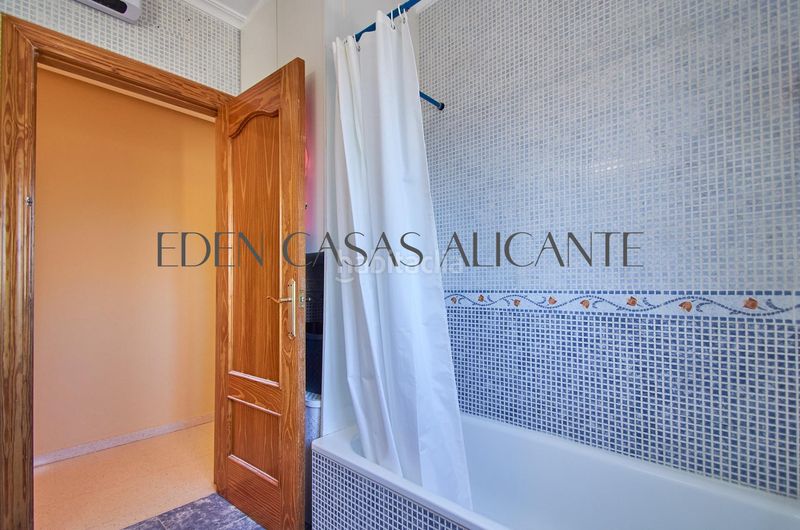 Foto 7284297e-0764-4fb3-9eb1-f99d2f0d184f. Xalet amb aparcament piscina a Moralet Alicante