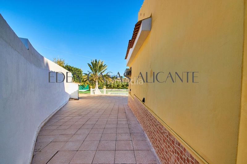 Foto 9655c789-e21d-4d76-b5ff-36b798a2c8fa. Xalet amb aparcament piscina a Moralet Alicante