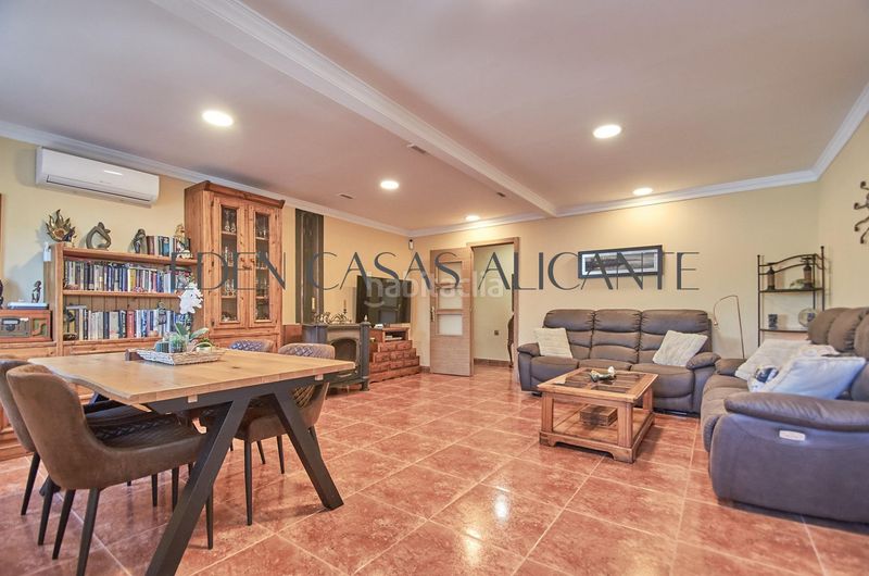 Foto ab8c7e1f-a775-45eb-9a3d-a2cd59634aec. Xalet amb aparcament piscina a Moralet Alicante