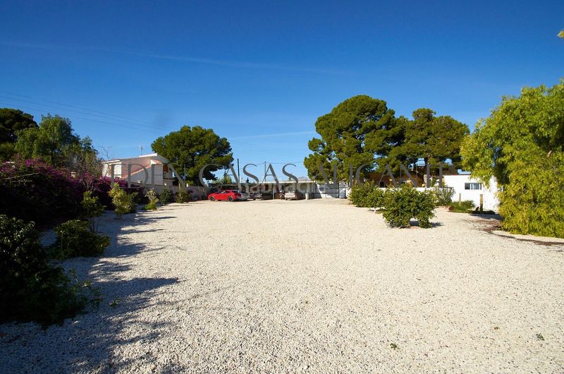 Foto abf575af-1592-4679-9dba-aa31b77c8c6d. Xalet amb aparcament piscina a Moralet Alicante
