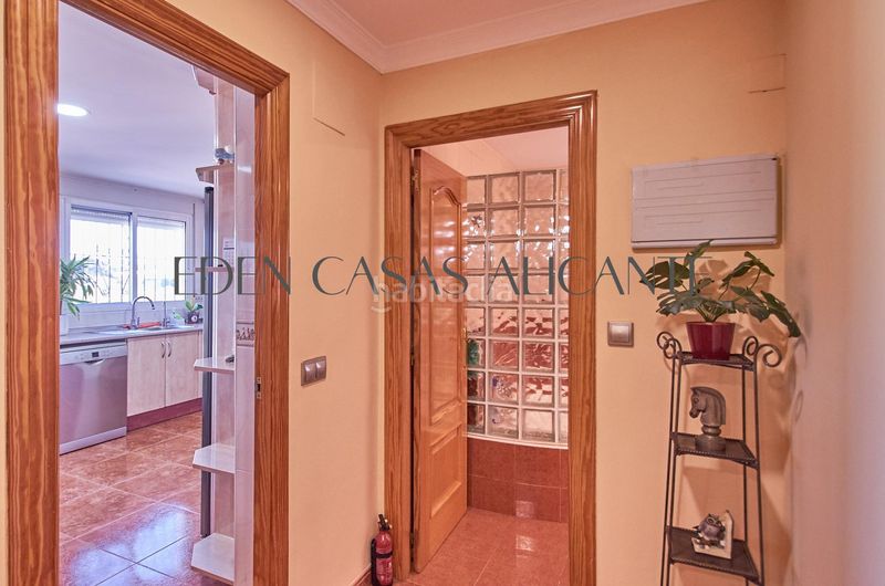 Foto dadbbe16-0685-49e8-aa0a-e5b8e43be92f. Xalet amb aparcament piscina a Moralet Alicante