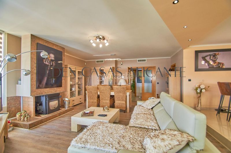 Foto 000a2275-cd21-4f00-a1e2-9e68a118c00c. Xalet amb aparcament piscina a Xixona