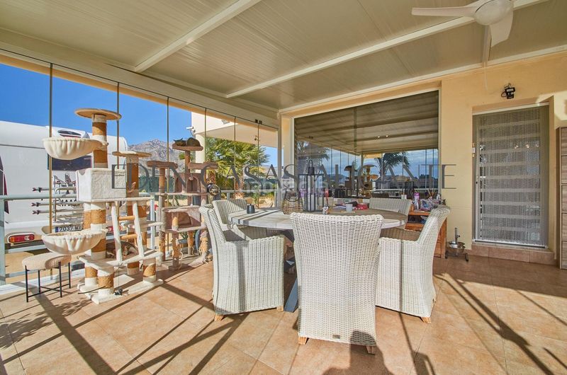 Foto 052a49f2-57bf-4f78-98e3-390224a7c889. Xalet amb aparcament piscina a Xixona