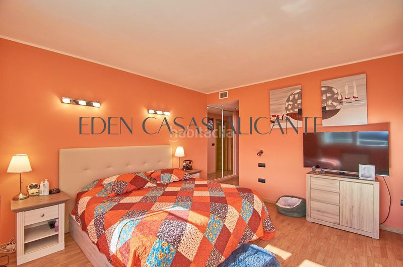 Foto 238eb976-87ba-4404-aae6-a0f7538da6cd. Xalet amb aparcament piscina a Xixona