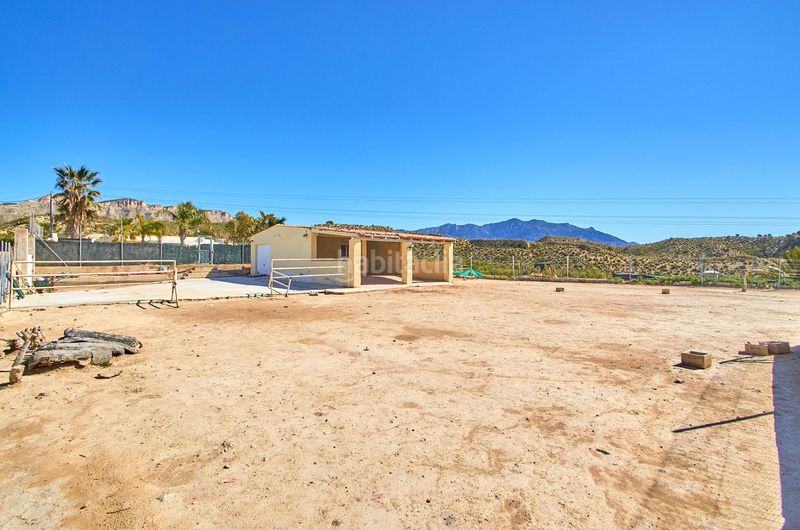 Foto 334f5efb-b343-4bb9-b94c-568c7eb8c565. Xalet amb aparcament piscina a Xixona