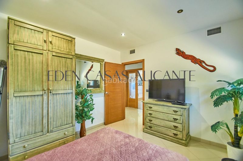 Foto 53d24096-f5a0-4757-a9a8-397389e58201. Xalet amb aparcament piscina a Xixona