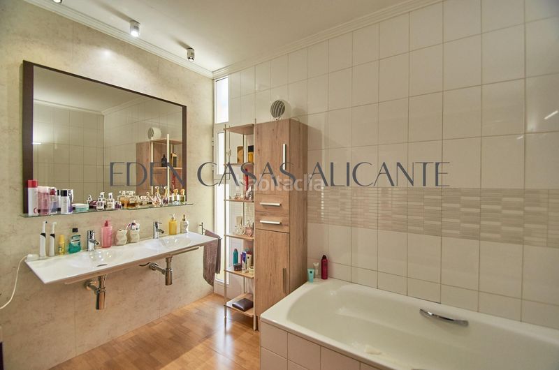 Foto 66f3fb0f-6b7b-4d55-9196-92d1705f3480. Xalet amb aparcament piscina a Xixona