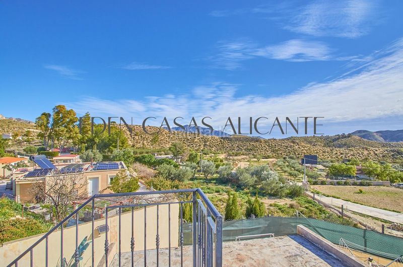 Foto 6f57c08f-2258-4617-82d8-e426cb4f043e. Xalet amb aparcament piscina a Xixona