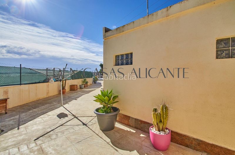 Foto 715b5330-783a-4bd9-8d26-bc8d396d9553. Xalet amb aparcament piscina a Xixona