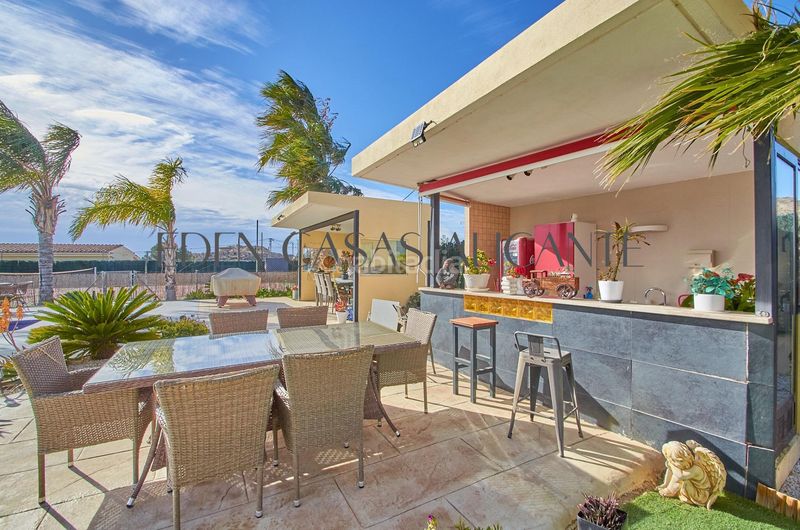 Foto 9b4eb12c-c4bb-4955-afb5-ea9655b6abb9. Xalet amb aparcament piscina a Xixona