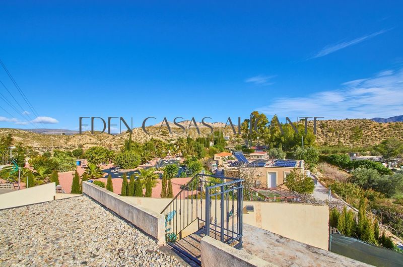 Foto 9e66df88-a9f8-4195-abd7-4fb6f2495a32. Xalet amb aparcament piscina a Xixona