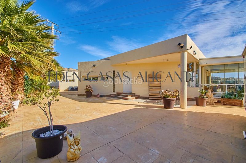 Foto e558e474-5434-4a89-bf0c-ec884c39a6b9. Xalet amb aparcament piscina a Xixona