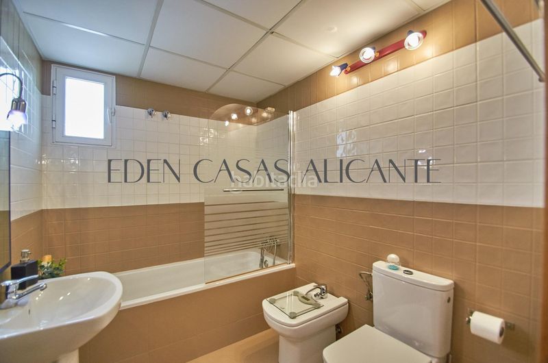 Foto ec007d32-75c2-4537-8e46-d3053ca813c1. Xalet amb aparcament piscina a Xixona