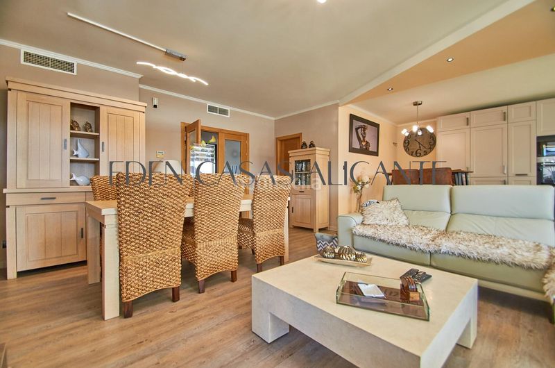 Foto fb89b471-307a-4e76-b2f2-4c6eee936379. Xalet amb aparcament piscina a Xixona