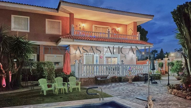 Foto ce5e567f-4ada-4c28-bccc-0b13f7c9f140. Xalet amb calefacció aparcament piscina a La Huerta Mutxamel