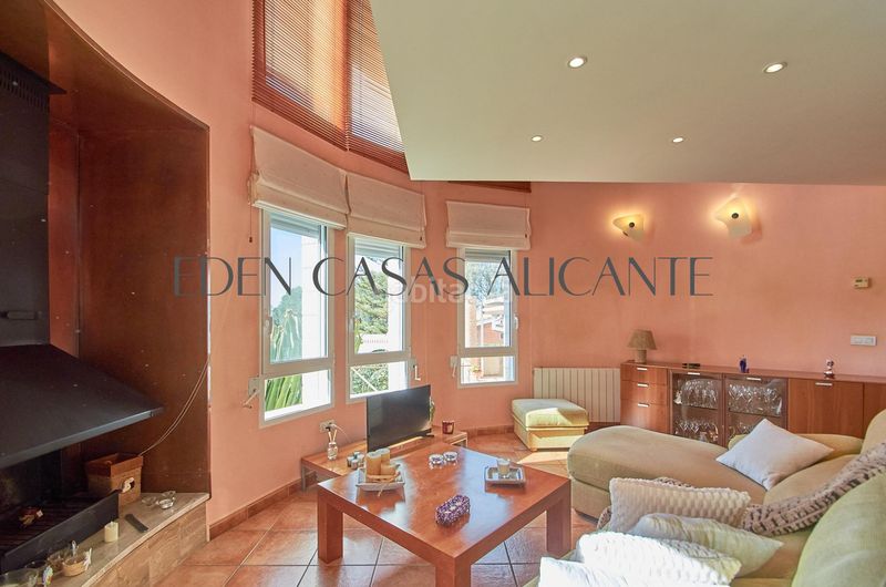 Foto 01a3c8cc-e43a-4005-9da9-f3f5f5e31c82. Xalet amb aparcament piscina a Busot