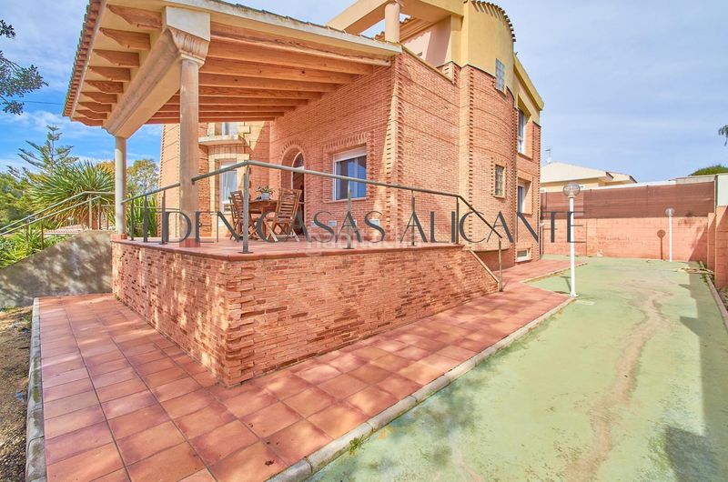 Foto 173d3f33-cea8-4ba1-90e9-e9076cb769d9. Xalet amb aparcament piscina a Busot