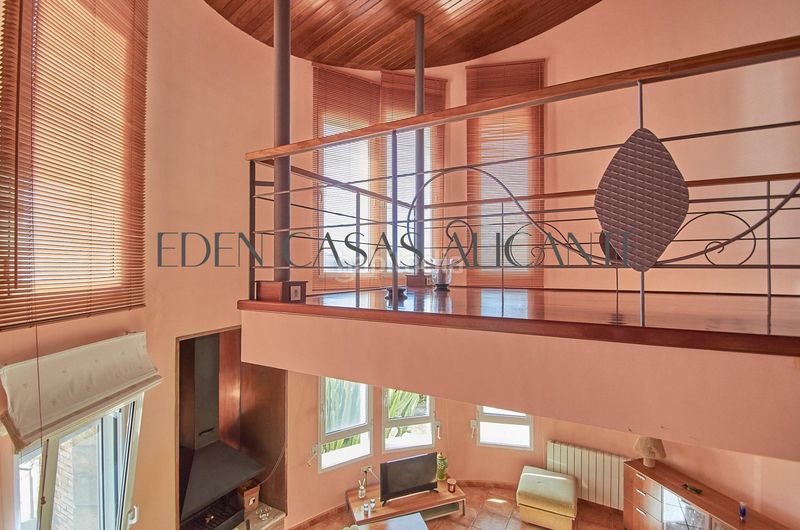 Foto 21975f41-a3d5-4fb5-9970-68c9278f6812. Xalet amb aparcament piscina a Busot