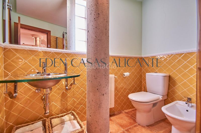 Foto 23ba2329-d987-40d8-9be0-db4c0d99c645. Xalet amb aparcament piscina a Busot